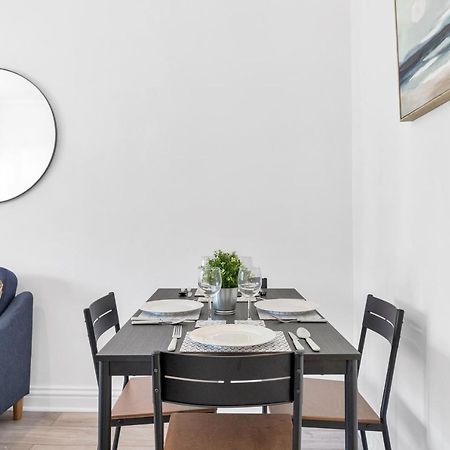 Modern Two Bedroom Apartment With Free Parking! 伦敦 外观 照片
