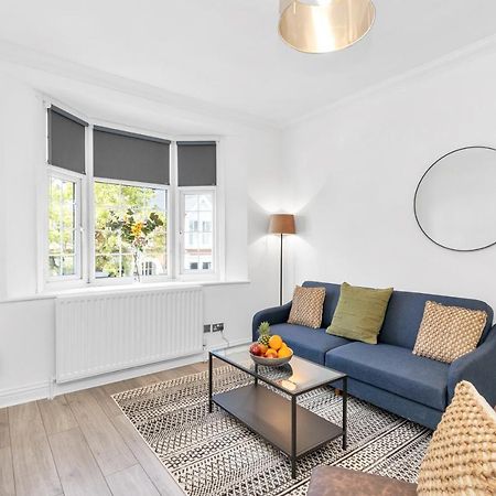 Modern Two Bedroom Apartment With Free Parking! 伦敦 外观 照片