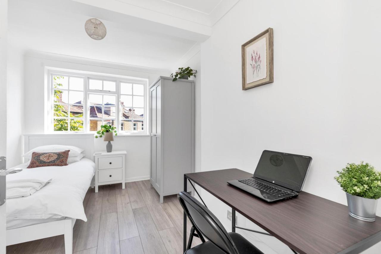 Modern Two Bedroom Apartment With Free Parking! 伦敦 外观 照片