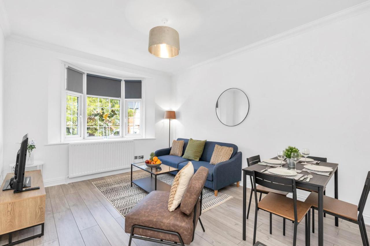 Modern Two Bedroom Apartment With Free Parking! 伦敦 外观 照片